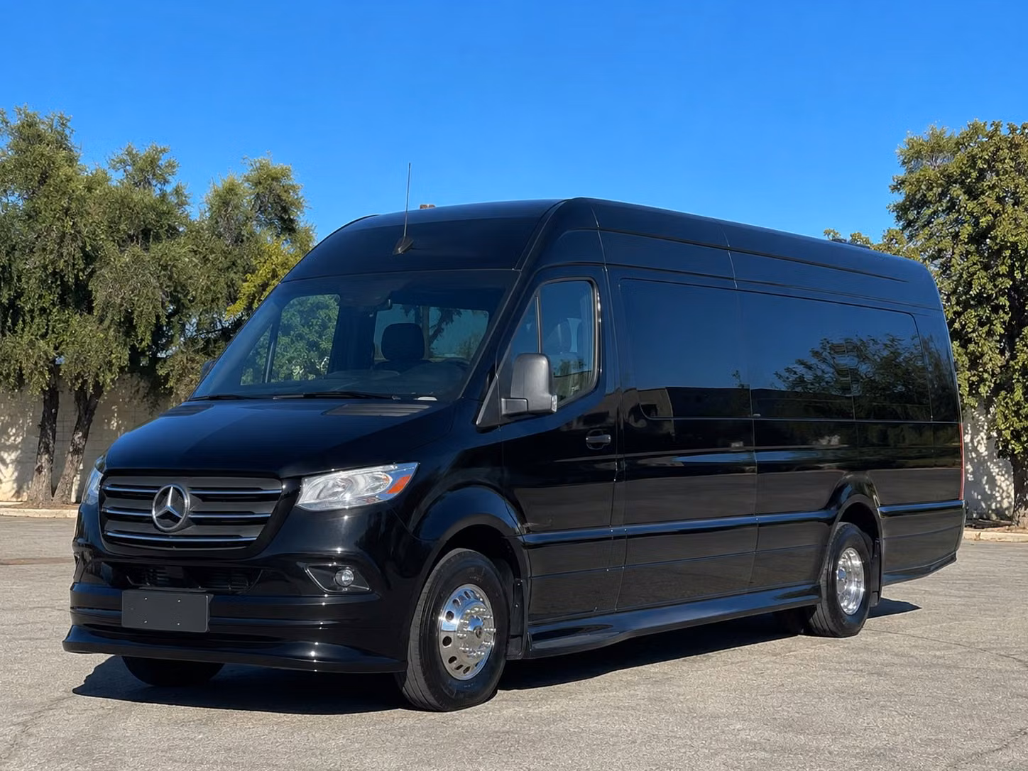 transportation serving pomona and nearby cities